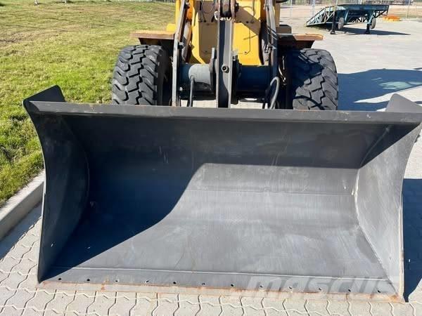 Volvo L 30 B Wielladers