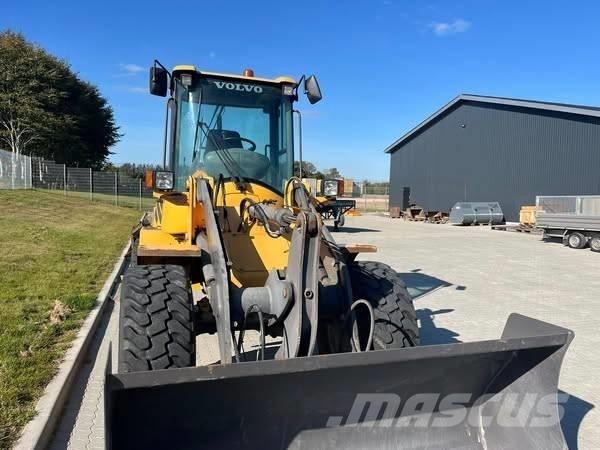 Volvo L 30 B Wielladers