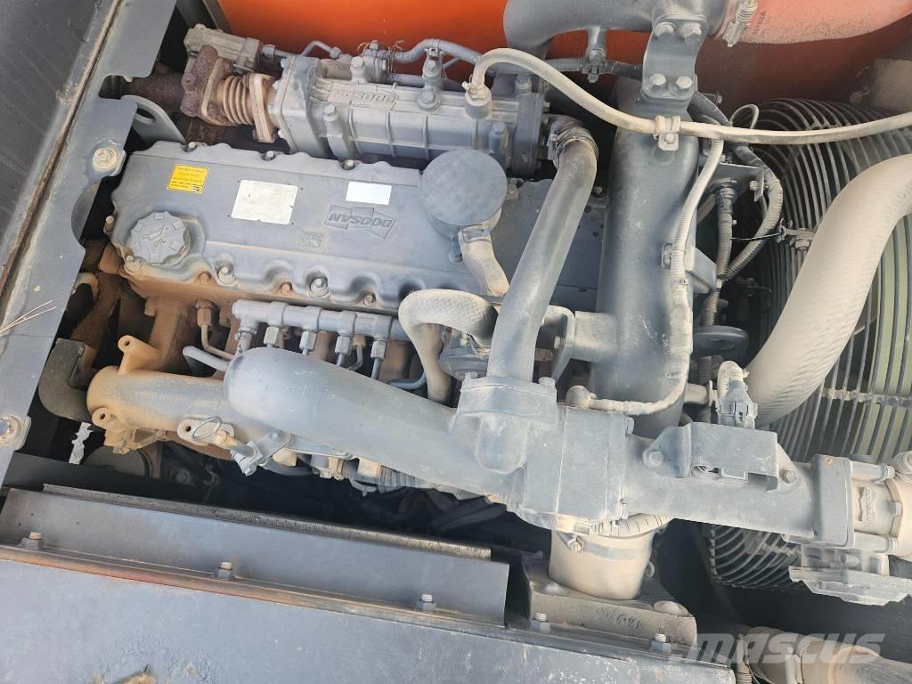 Doosan DX210WA Wielgraafmachines