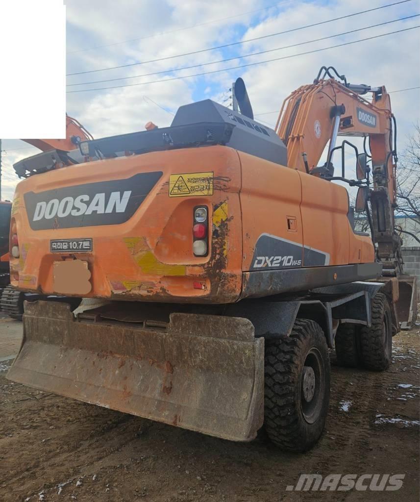 Doosan DX210WA Wielgraafmachines
