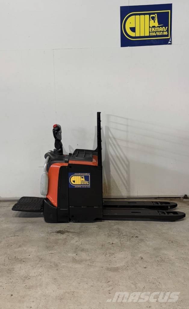 BT truck LPE 220 Meerij pallettruck met platform