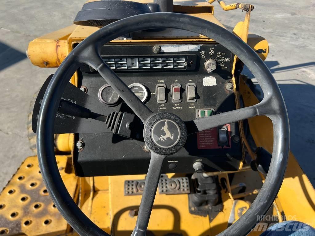 John Deere 210 LE Voorladers en gravers
