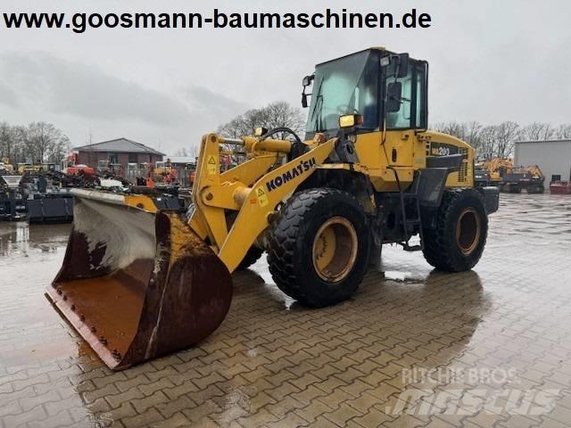 Komatsu WA 200 Wielladers