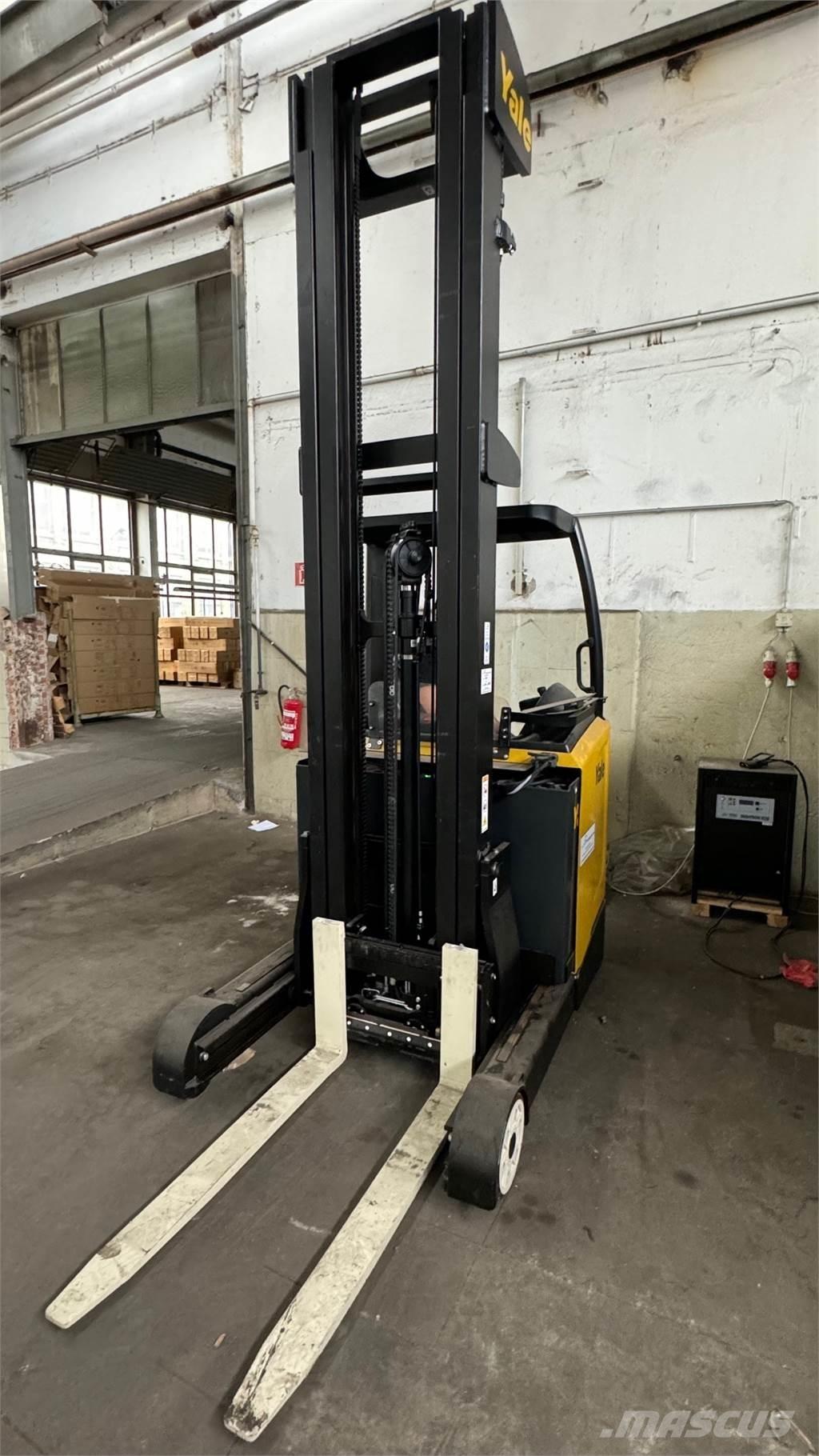 Yale MR16 Reachtruck voor hoog niveau
