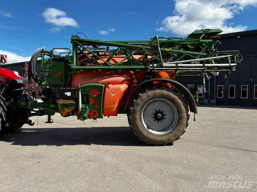 Amazone UX 4200 Getrokken spuitmachines
