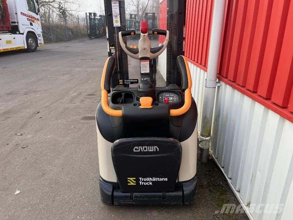 Crown ETi 4000-1.2 Stapelaar meeloop