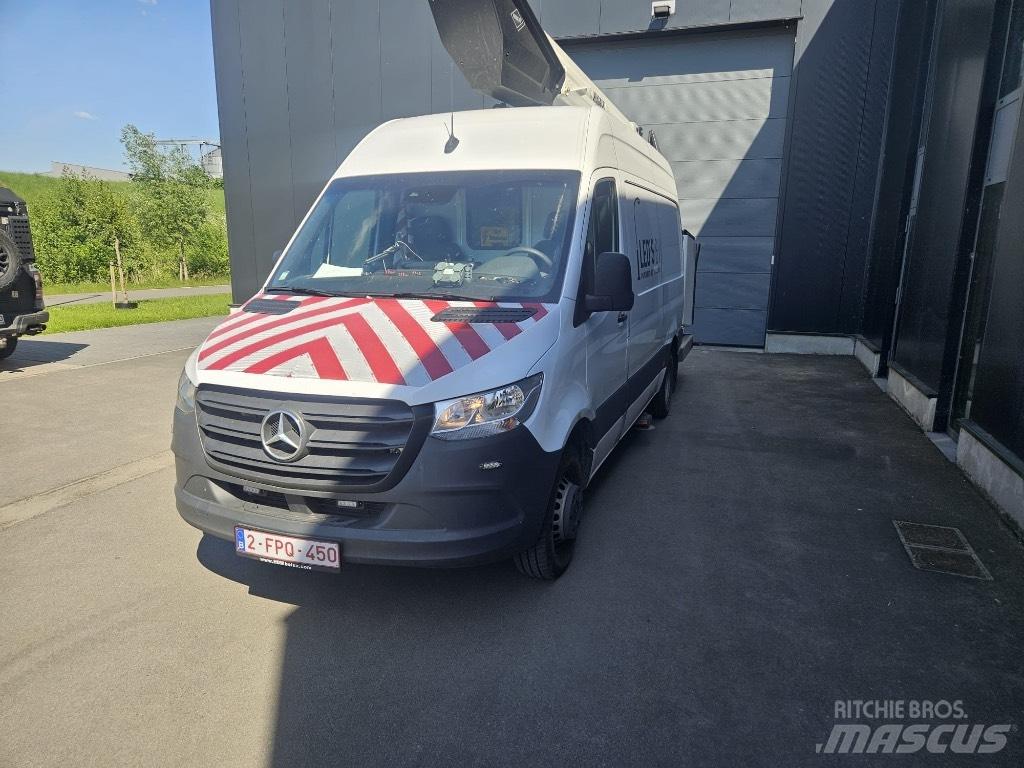 VERSALIFT VT 145 F Auto hoogwerkers