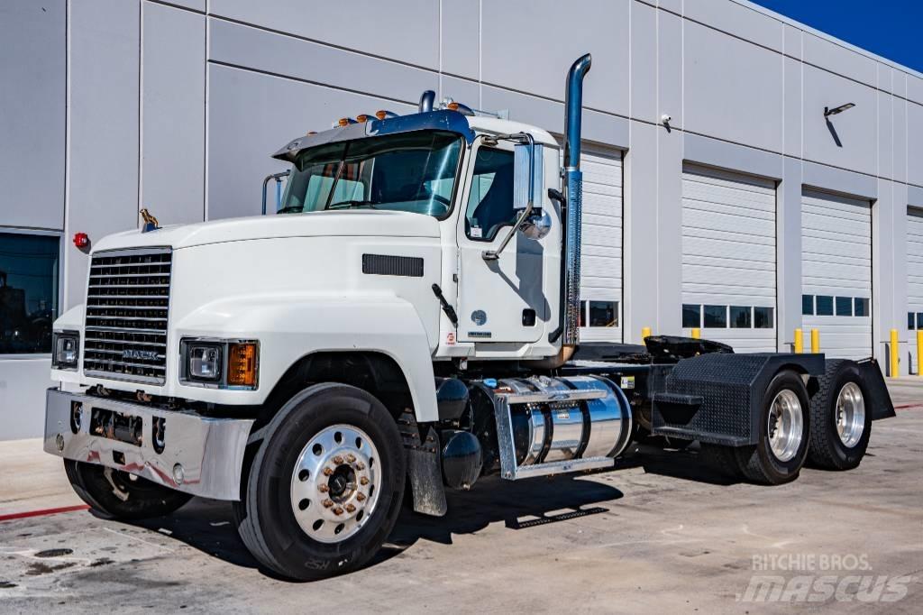 Mack Pinnacle Trekkers