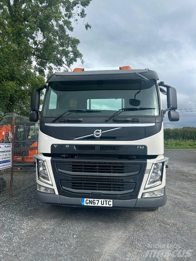 Volvo FM 11 330 Chassis met cabine
