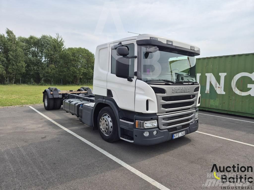 Scania P 450 Chassis met cabine