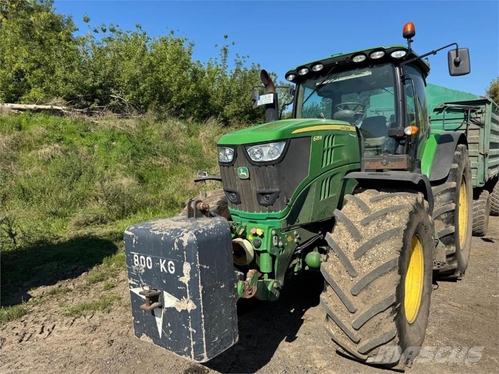 John Deere 6215 R Tractoren