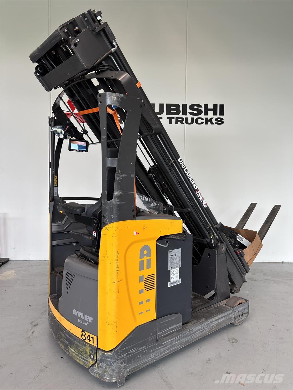 Atlet UMS200 Reachtruck voor hoog niveau