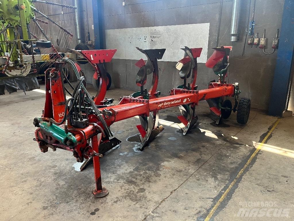 Kverneland F 160 Wentelploegen