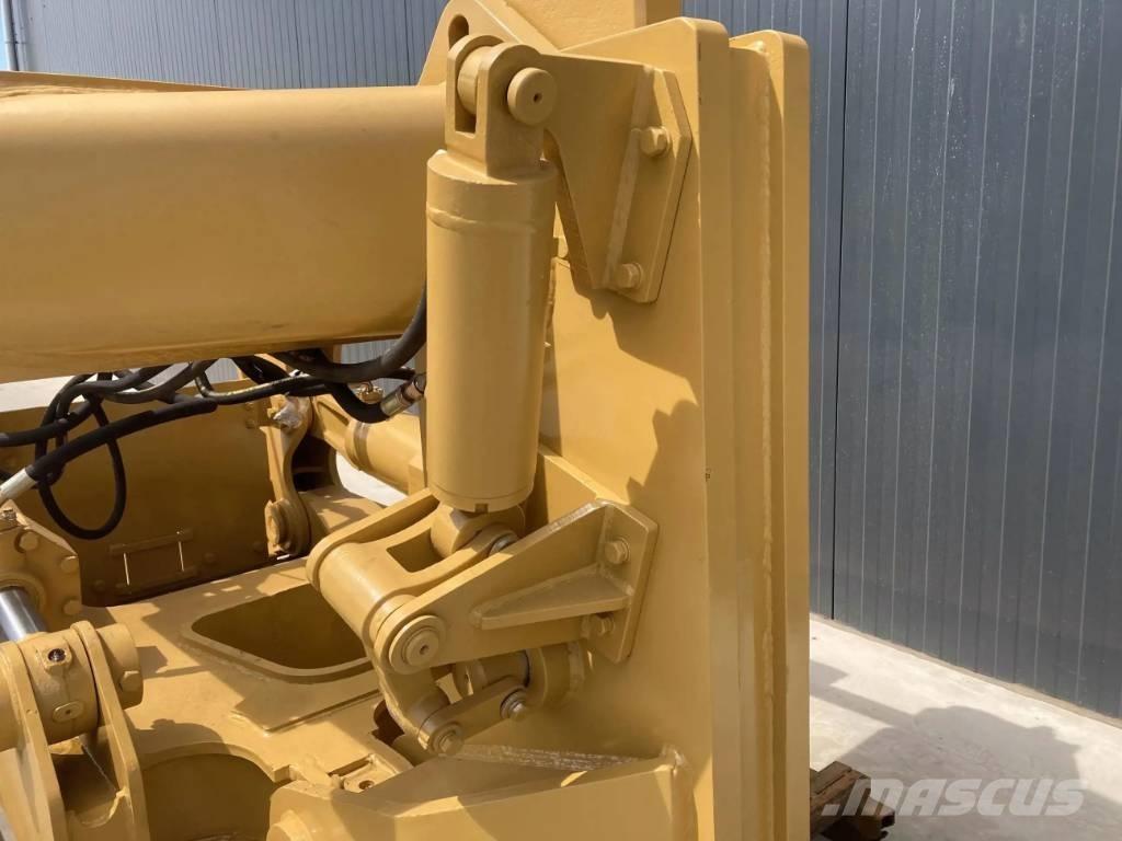 CAT D8 Wegopbrekers
