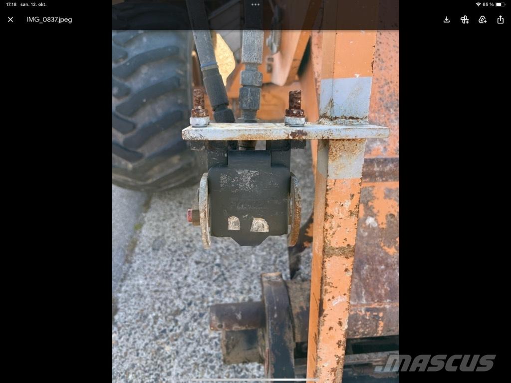 CASE 321 E Wielladers