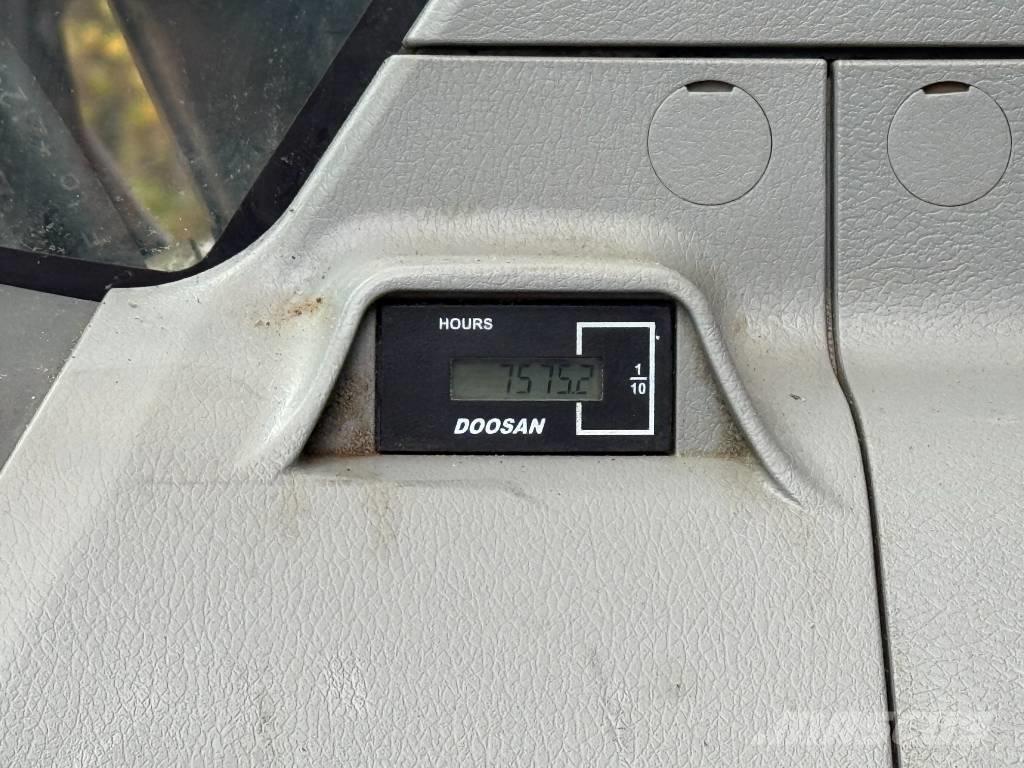 Doosan DX 300 LC Rupsgraafmachines