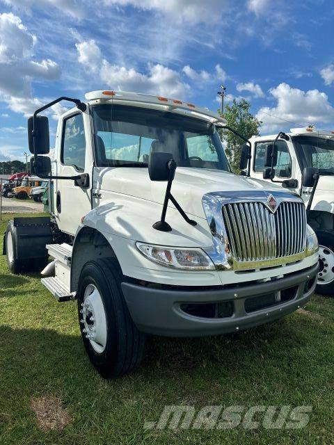 International MV607 Trekkers