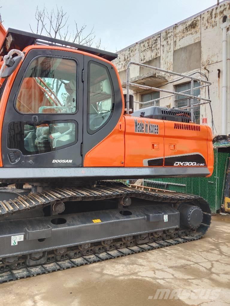 Doosan DX 300 LC Rupsgraafmachines