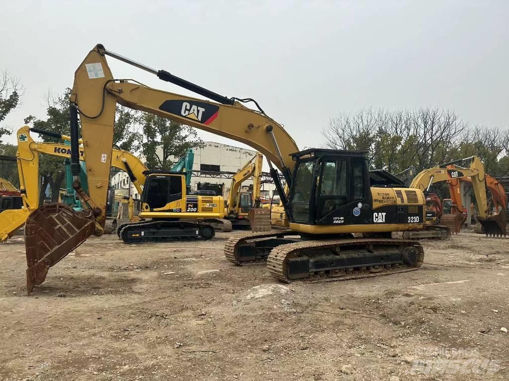 CAT 323D Rupsgraafmachines