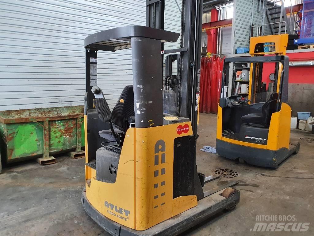 Atlet UNS141 Reachtruck voor hoog niveau