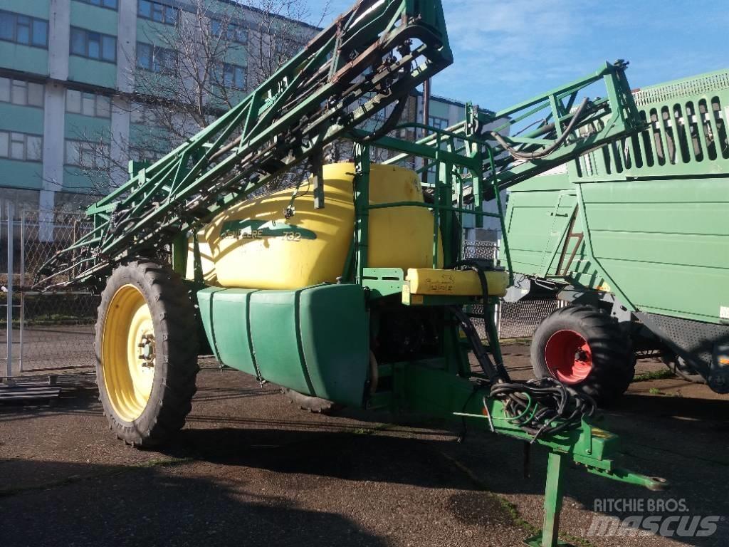 John Deere 732 Getrokken spuitmachines