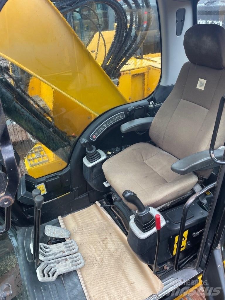 JCB JZ140LC Rupsgraafmachines