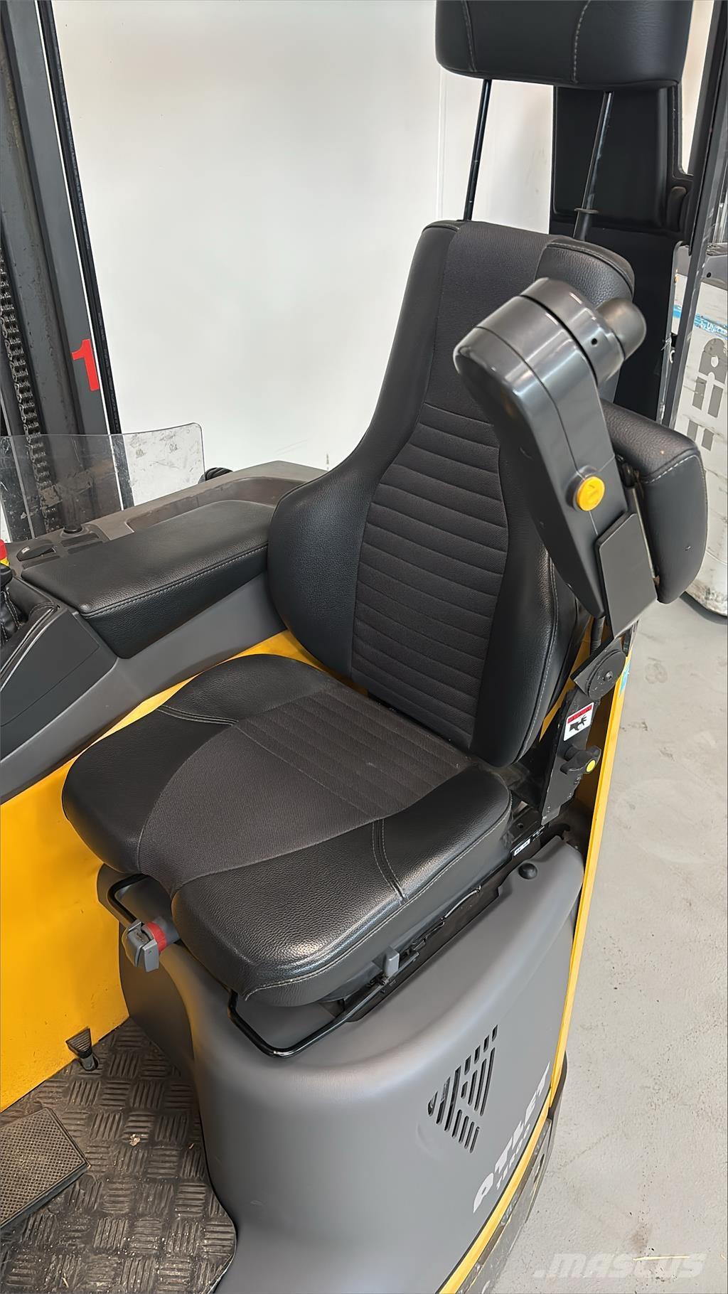 Atlet ULS120 Reachtruck voor hoog niveau