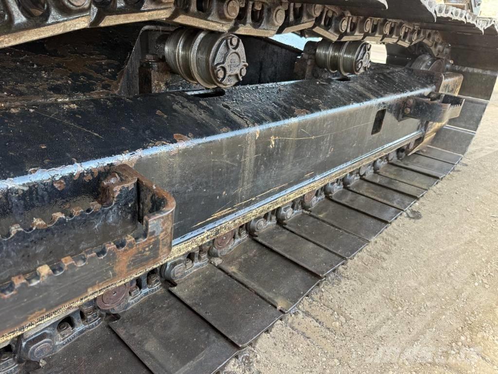 JCB JS 131 Rupsgraafmachines