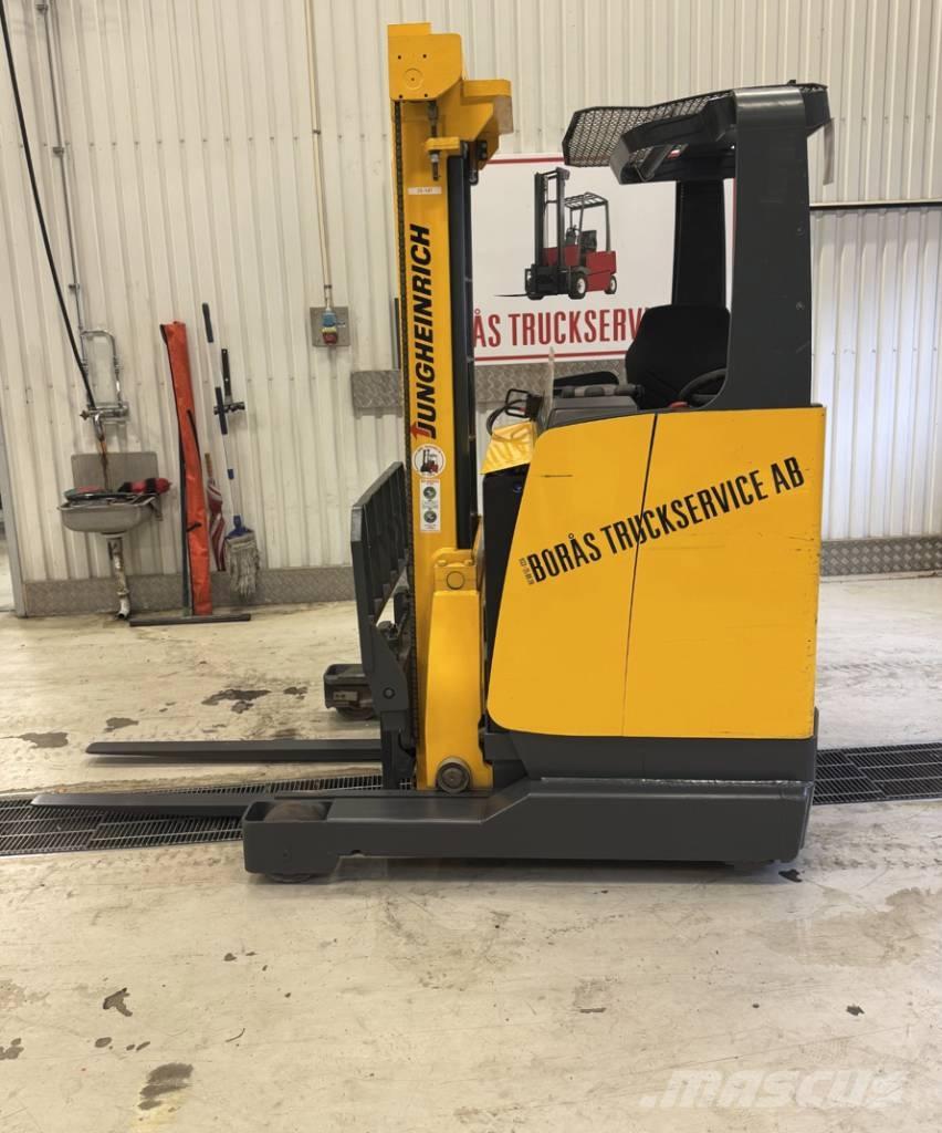 Jungheinrich ETV 10 Reachtruck voor hoog niveau