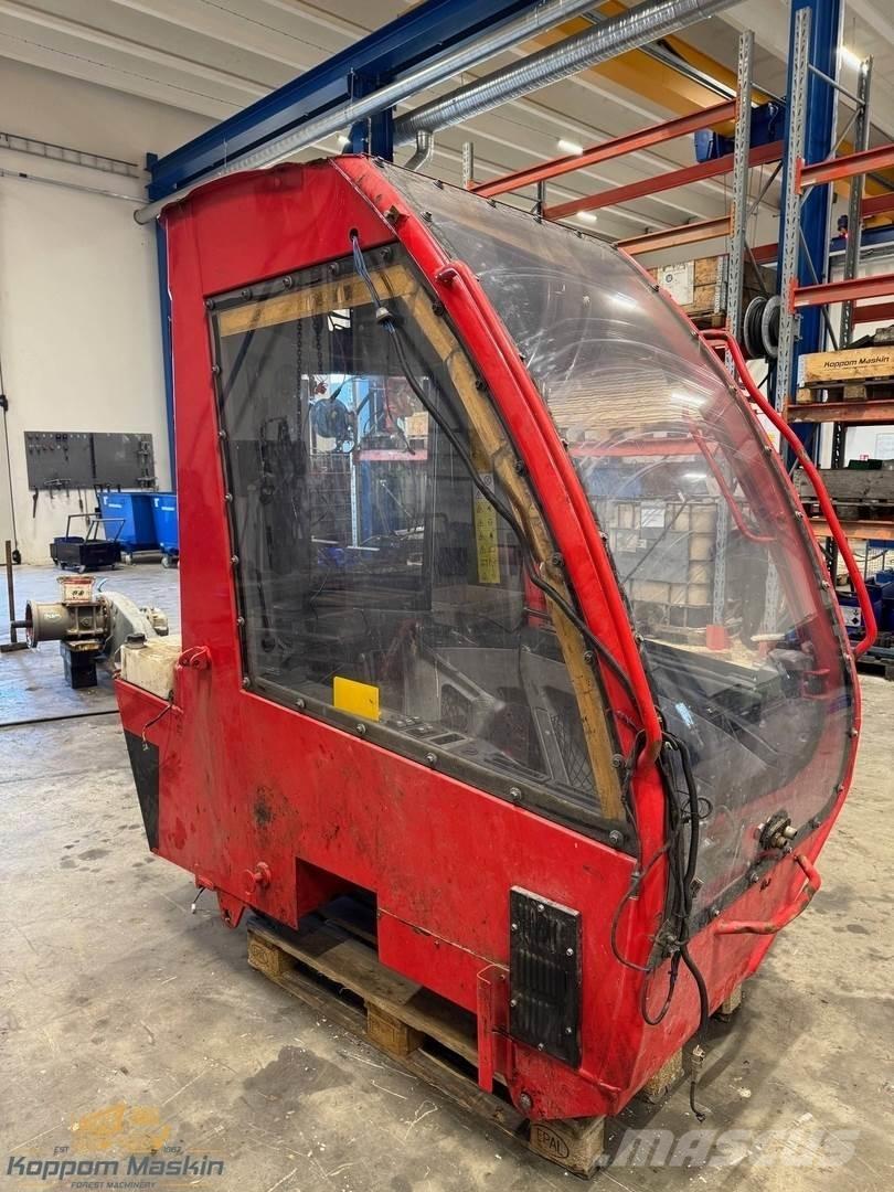 Komatsu 951 Cabine en interieur