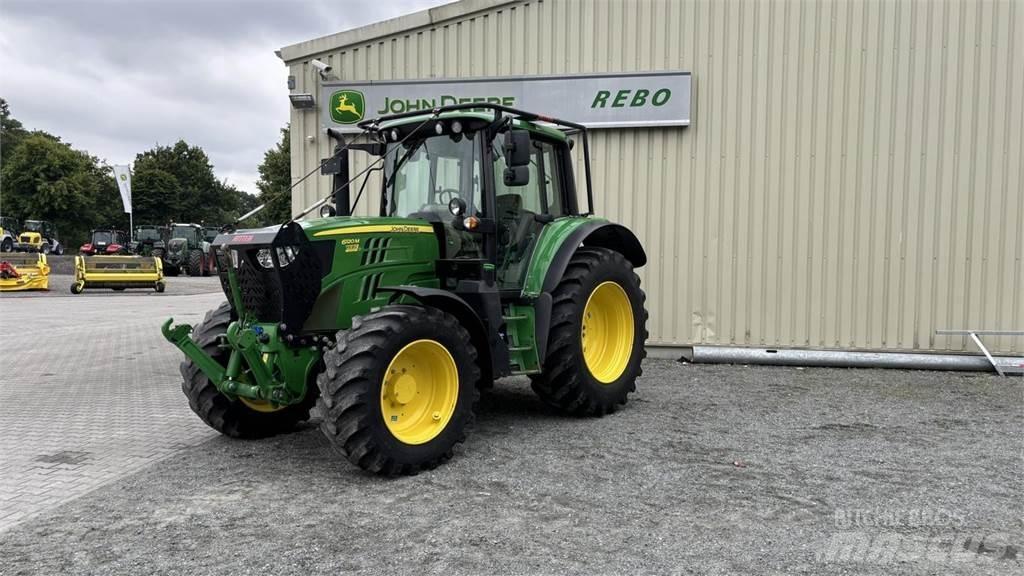 John Deere 6120M Compacttrekkers