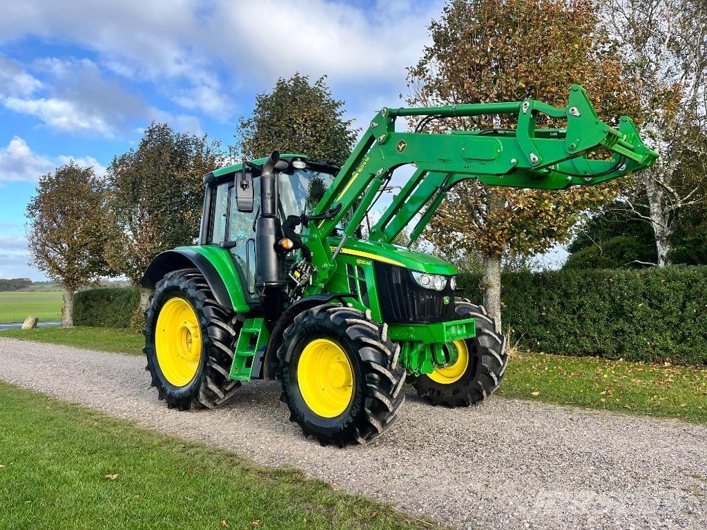 John Deere 6120 M Tractoren