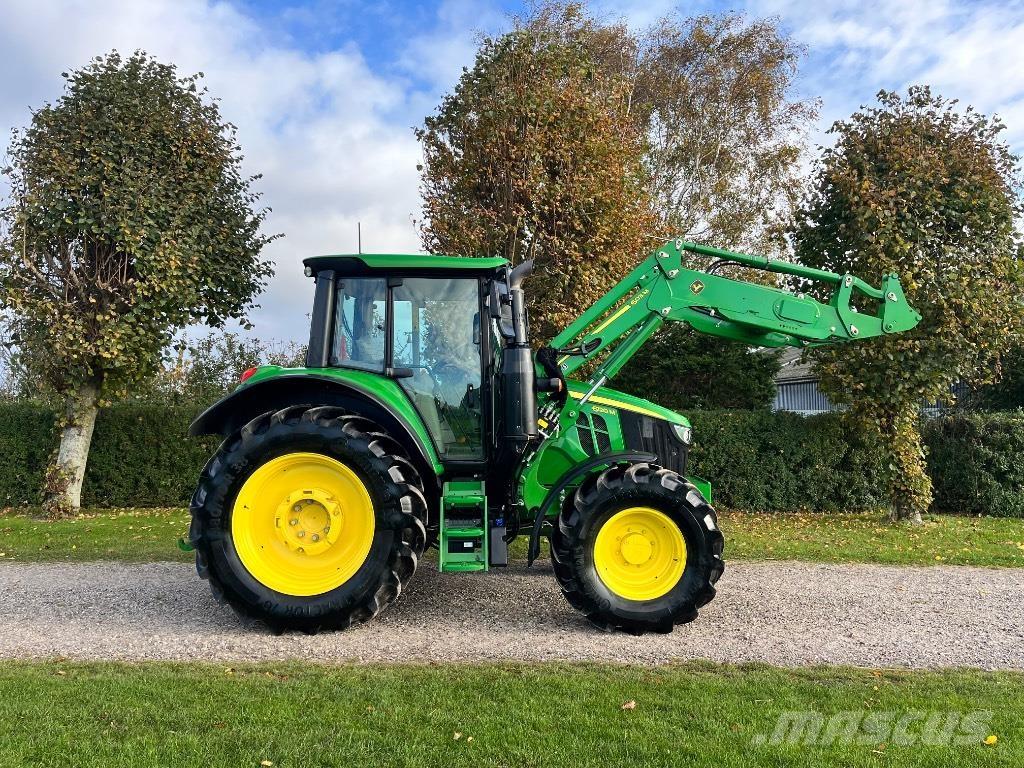 John Deere 6120 M Tractoren