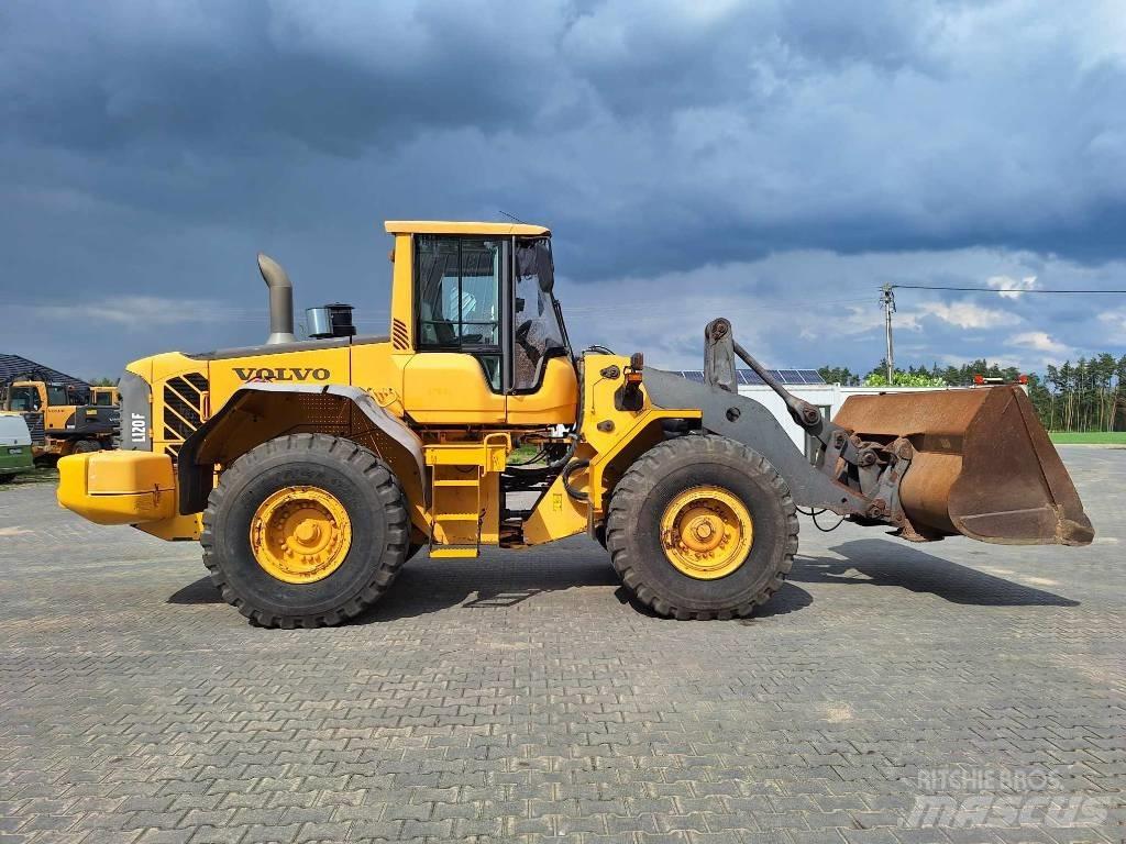 Volvo L 120 F Wielladers
