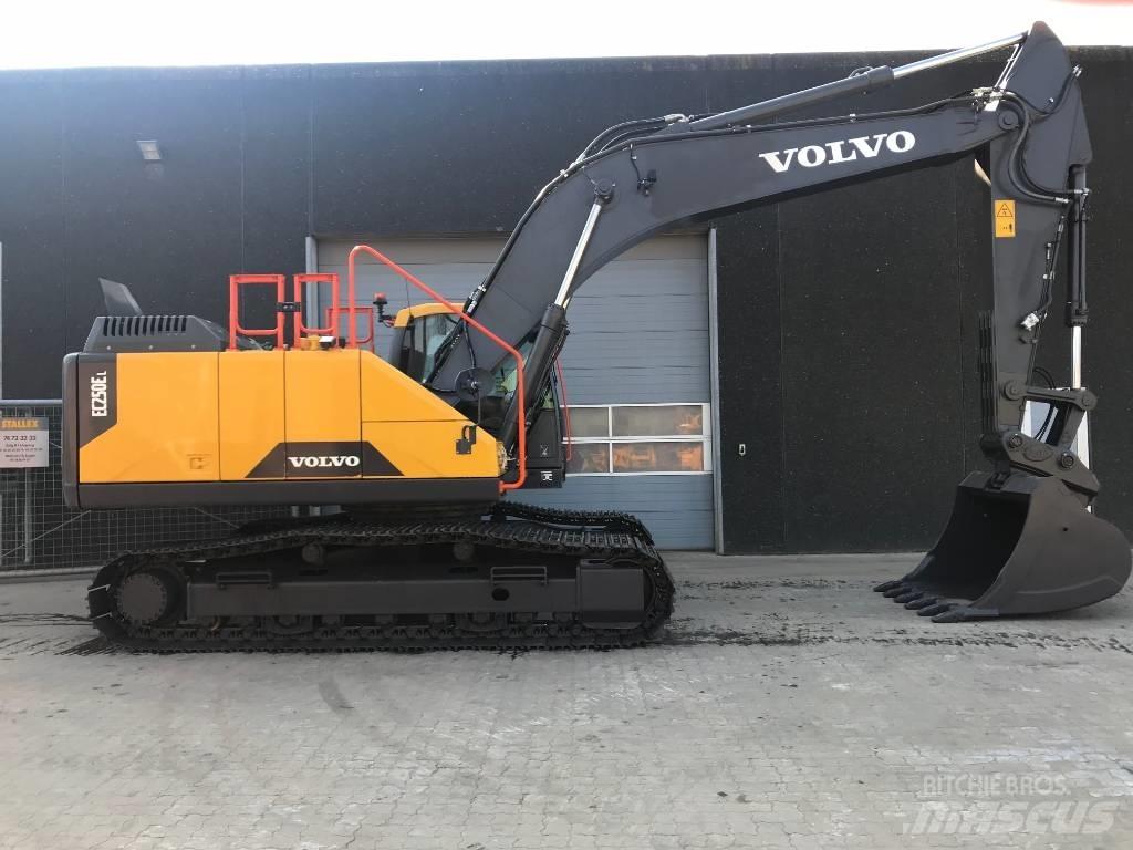 Volvo EC250E L Rupsgraafmachines