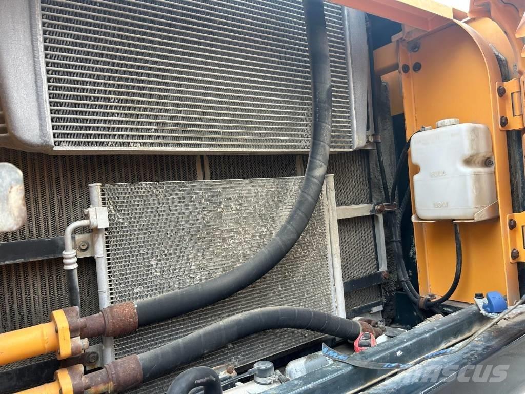 Hyundai R320 LC-9 Rupsgraafmachines