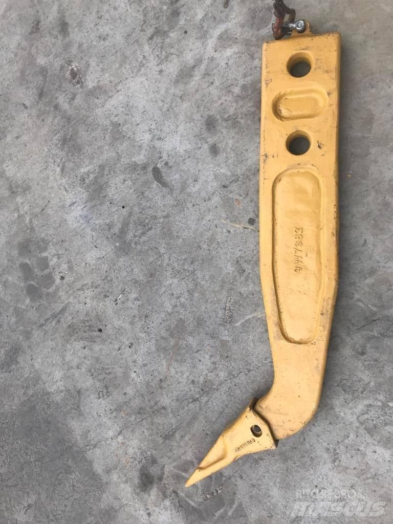 Komatsu D65 Shank Wegopbrekers