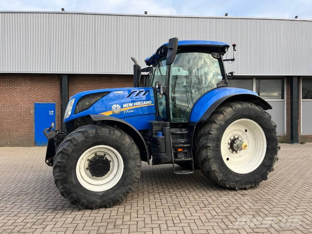 New Holland T 7.230 Tractoren