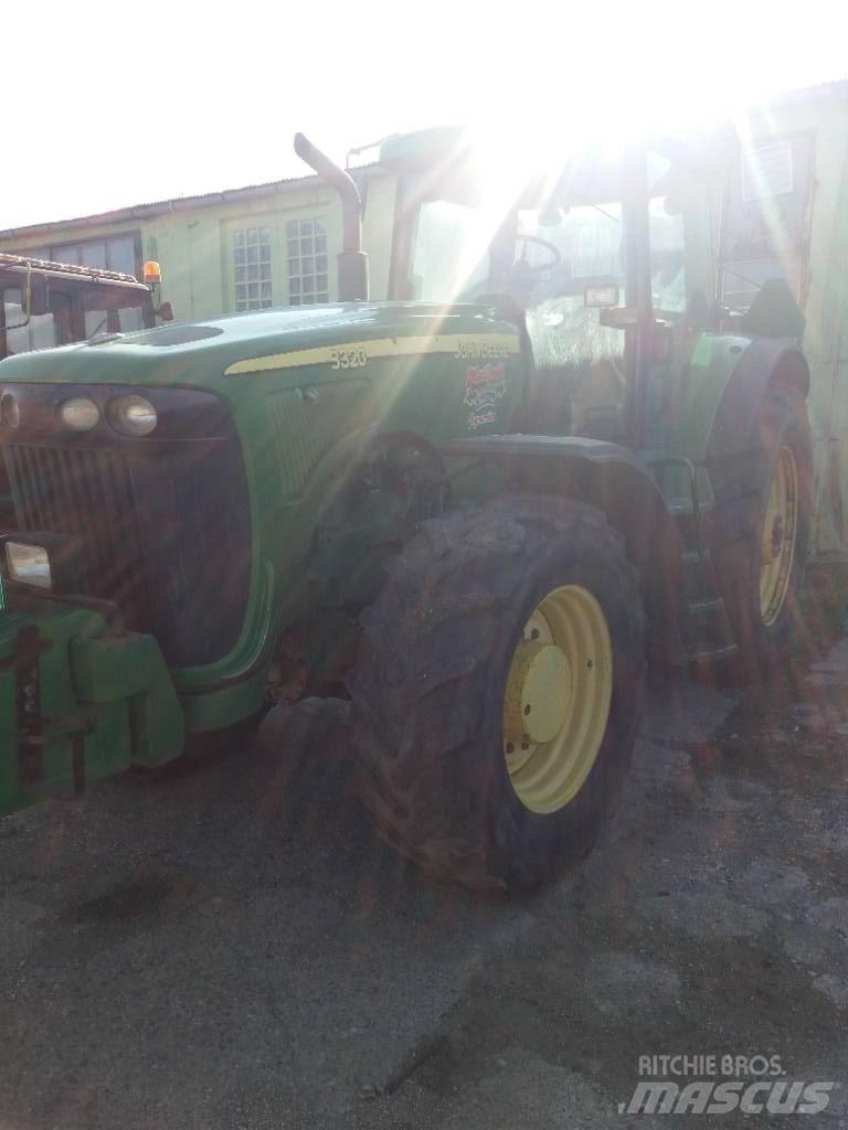 John Deere 8320 Tractoren
