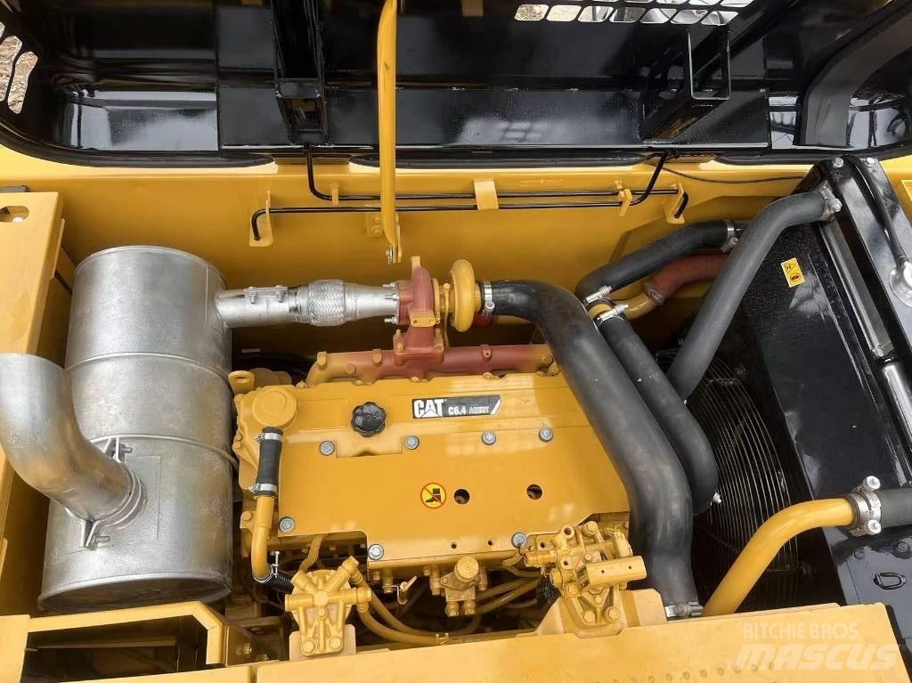CAT 320 D2 Rupsgraafmachines