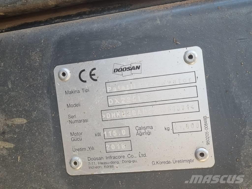 Doosan DX 225 Rupsgraafmachines