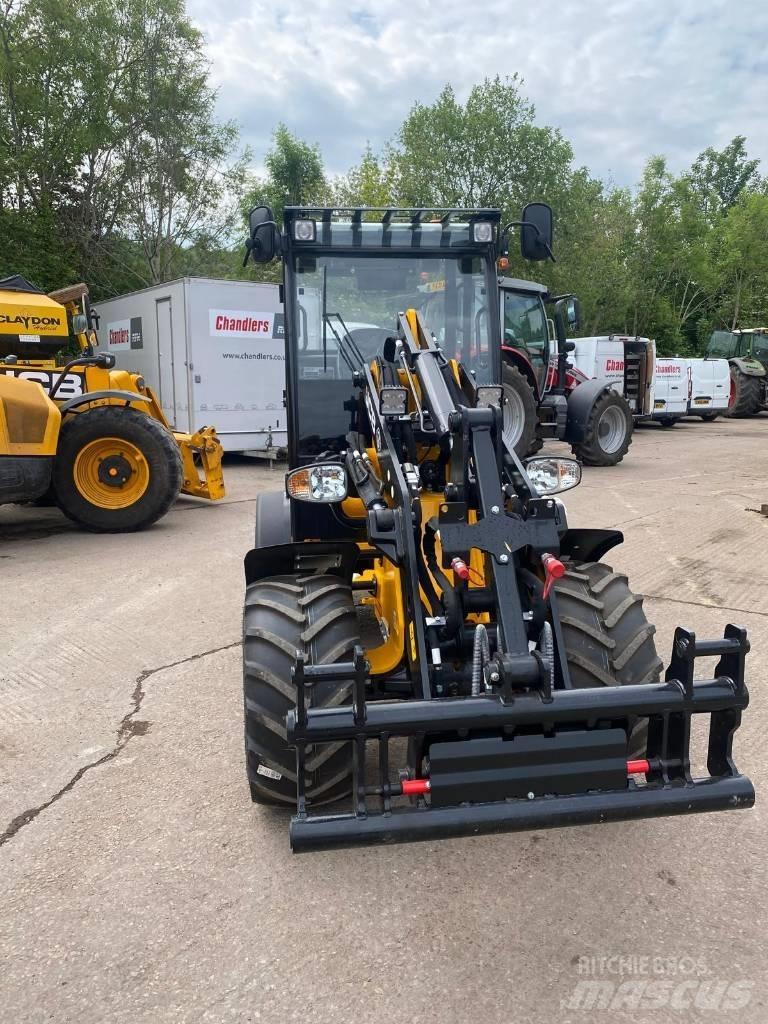 JCB 403 PLUS Verreikers voor landbouw