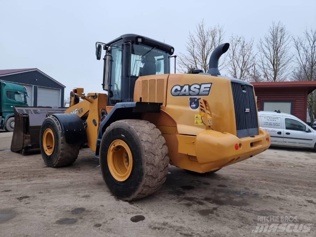 CASE 821 F Wielladers