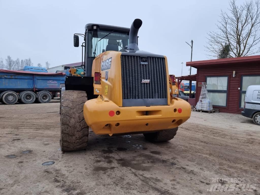 CASE 821 F Wielladers