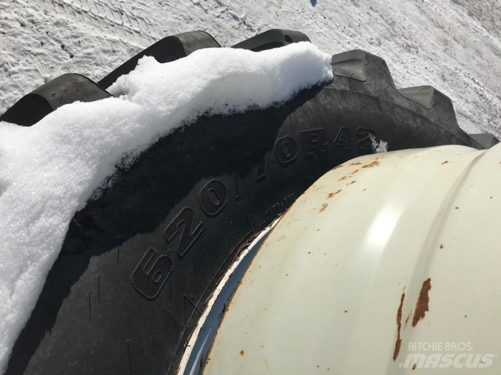 Firestone 620/70R42 Banden, wielen en velgen