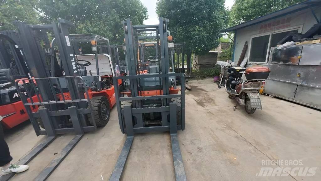 Heli CPC 30 Diesel heftrucks