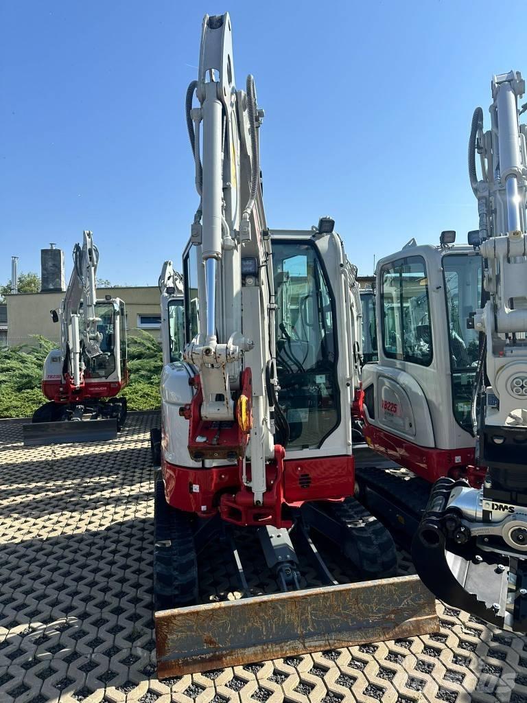 Takeuchi TB325R V1 Minigraafmachines < 7t