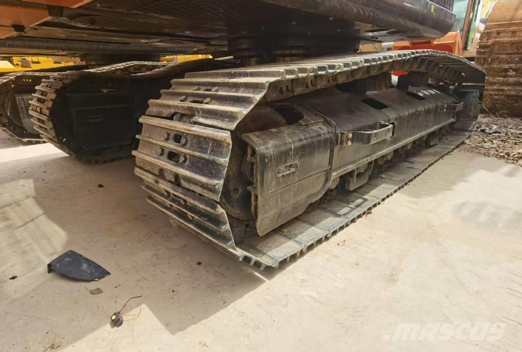 Hitachi ZX 210 Rupsgraafmachines