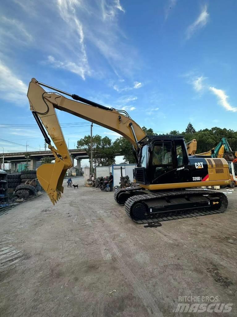 CAT 320D2 Rupsgraafmachines