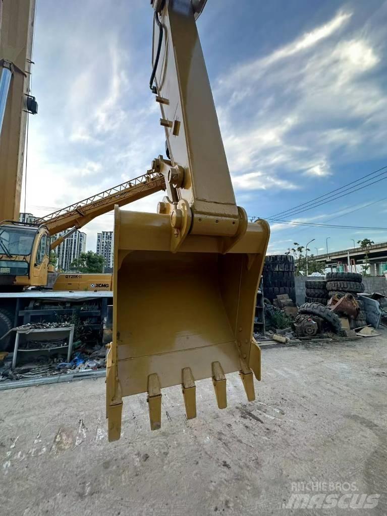 CAT 320D2 Rupsgraafmachines